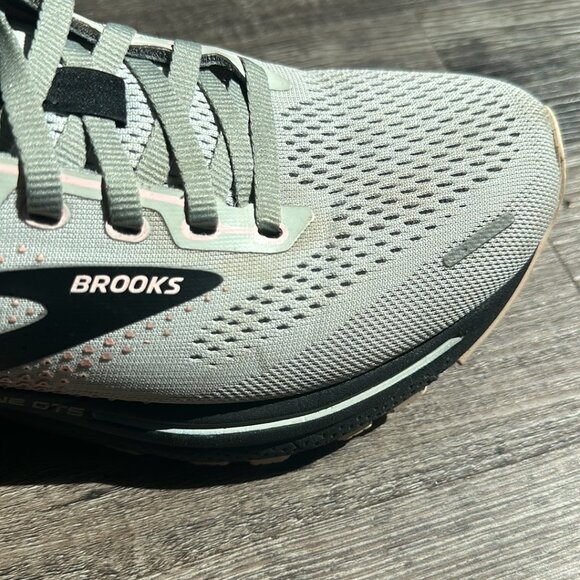 Brooks Women's Sneakers in Gray and Black - Picture 3 of 10